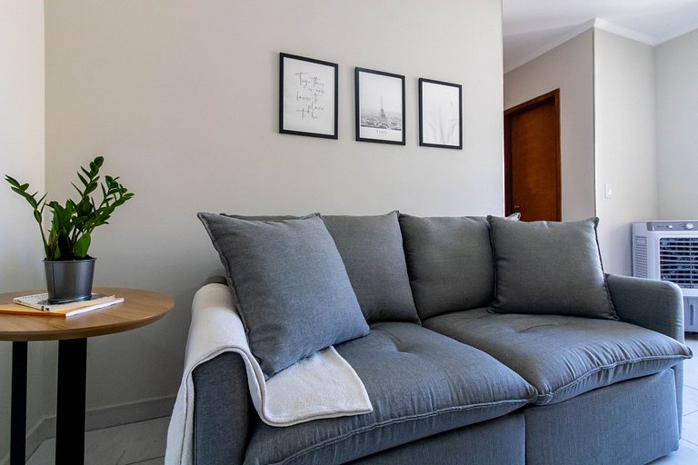 Apartamento aconchegante 0682 · 2 quartos + vaga · Shopping