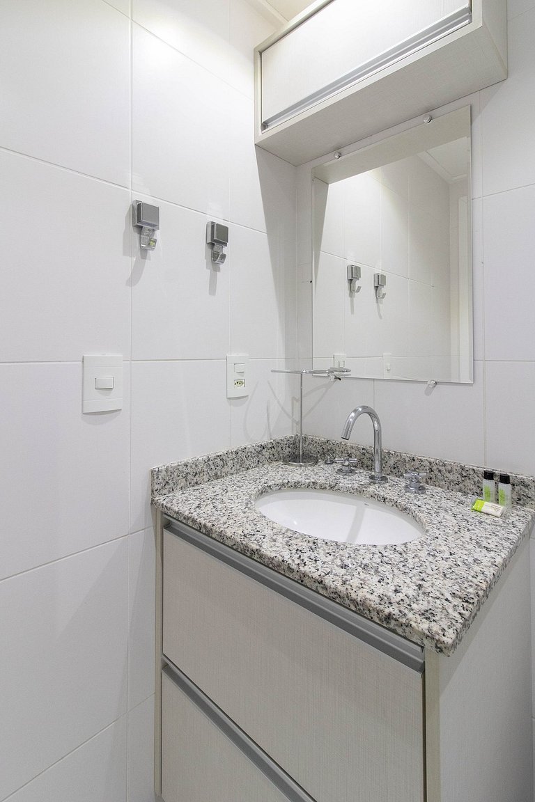 My Home Studio 011412 Vaga + Piscina + Shopping