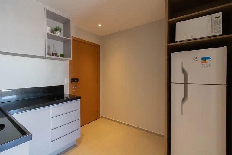 Avenue Studio 032207 · Vaga + Shopping + Academia