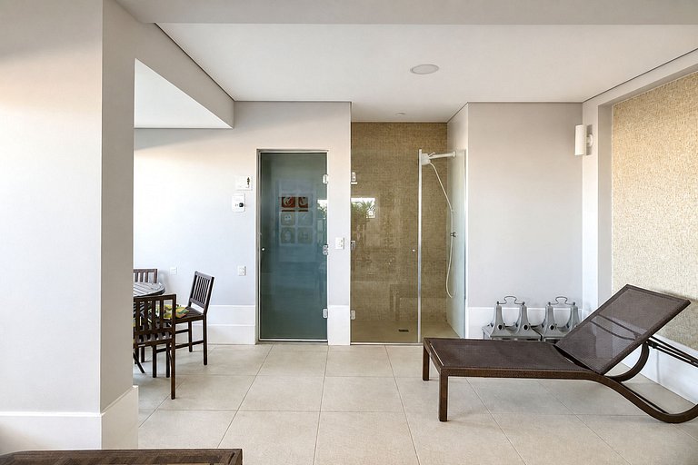 Amber Studio 022214 | Piscina e academia